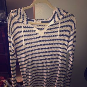 AERO BLUE AND WHITE LONG SLEEVE